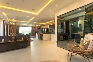 Χώρος καθιστικού στο 4 private modern Apartments SeaView Sleeps 16 v104 +44 φωτογραφίες