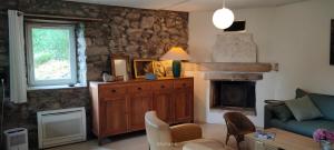 Dapur atau dapur kecil di Maison au calme au bord de l'eau