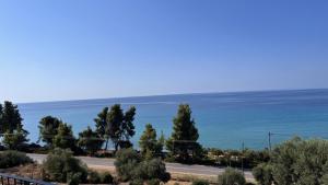 Gallery image of kaloutsikos sea view house in Mola Kalyva