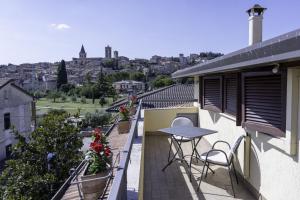 Rõdu või terrass majutusasutuses Un balcone su Spello