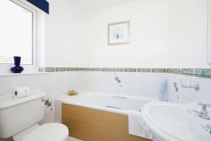 Gallery image of Birdham Two in Bembridge +26 photos