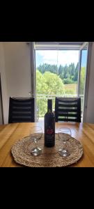 Apartman Zlatar-Vasiljevic italokat is kínál