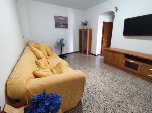 Televisyen dan/atau pusat hiburan di Castillo Alto