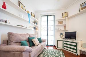 Μια τηλεόραση ή/και κέντρο ψυχαγωγίας στο Pelayo 2 Apartamento