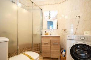 Ένα μπάνιο στο Pelayo 2 Apartamento +23 φωτογραφίες