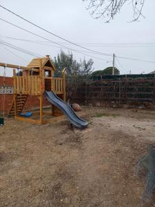Piscina de sal Barbacoa Wifi, Parking Gratis, 3 min PGA Casa El Roble játszósarka