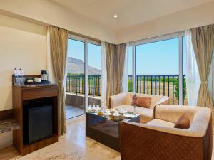 Afbeelding uit fotogalerij van Tropical Retreat By Zuper in Igatpuri