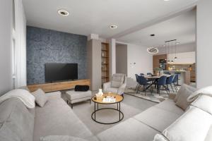 Μια τηλεόραση ή/και κέντρο ψυχαγωγίας στο Vila Paris