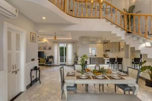 Posezení v ubytování Villa Jaanzu - 3BHK with Private Pool in Saligao