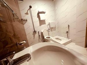 Kunhar Hotel RiverSide Block的一间浴室