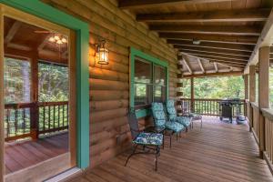Μπαλκόνι ή βεράντα στο Bella Woods Cabin