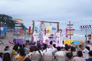 Επισκέπτες που μένουν στο flamingo linh trường - hải tiến khu nghỉ dưỡng 5 sao cạnh chùa bụt