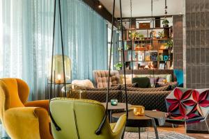 Posezení v ubytování Motel One Salzburg-Süd