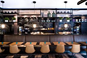 Lounge nebo bar v ubytování Motel One Newcastle