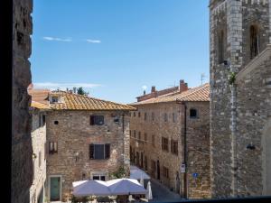 Foto dalla galleria di Tuscan Tempo Cozy Medieval Apt in Chianti a Barberino di Val dʼElsa