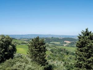 Foto dalla galleria di Tuscan Tempo Cozy Medieval Apt in Chianti a Barberino di Val dʼElsa