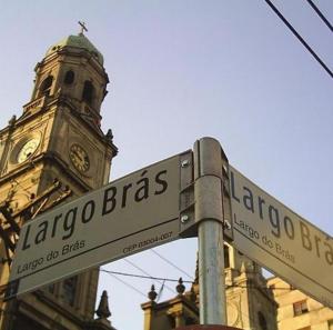 Et logo, certifikat, skilt eller en pris der bliver vist frem på Hostel Bryan Tatuapé + 20 billeder