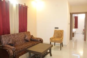 Pavitram Hotel & Banquet的休息区