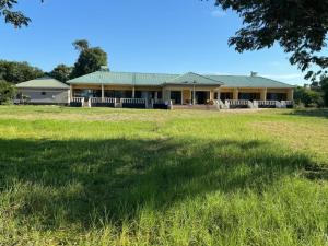 Κήπος έξω από το Mphiri Lodge Sanga Nkhatabay