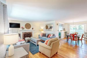Μια τηλεόραση ή/και κέντρο ψυχαγωγίας στο Falmouth Beach House