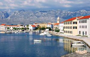 Naturlandskabet i nærheden af lejligheden + 15 billeder