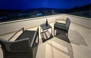 Μπαλκόνι ή βεράντα στο Gorgeous Home In Dubravka +33 φωτογραφίες
