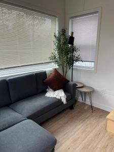 Imagen de la galería de The Mockingbird Tiny Home, en Perry