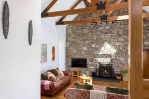 TV a/nebo společenská místnost v ubytování Property 464 - Claddaghduff