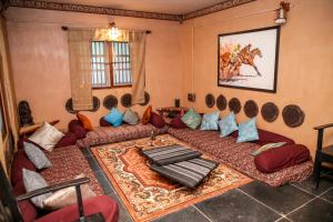Satya Anantham Eco Retreat - Mystic Hotels的休息区