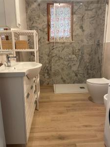 Ένα μπάνιο στο Residenza tranquilla Cavo +29 φωτογραφίες