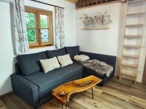 Posezení v ubytování VroniChalets - Tiny Chalets mit Sauna + 29 fotografií
