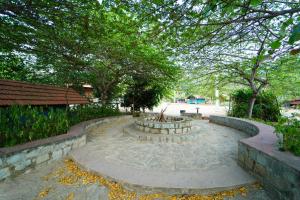 Satya Anantham Eco Retreat - Mystic Hotels外面的花园
