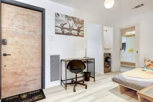 Fotografie z fotogalerie ubytování Aviator's Suite v destinaci Lakeway