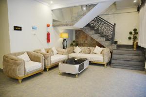The Barcelo hotel的休息区