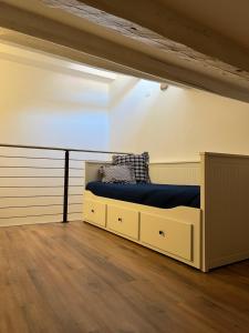a bedroom with a bed in a room at Casetta don Bosco in Chioggia