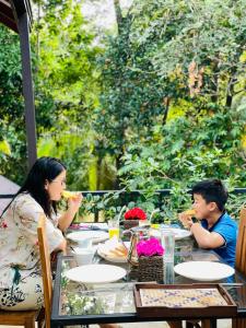 Gæster der bor på Sigiri Holiday Bungalow + 46 billeder