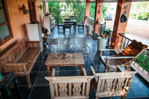 Satya Anantham Eco Retreat - Mystic Hotels的休息区