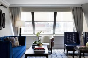 Posezení v ubytování The Langham, Boston