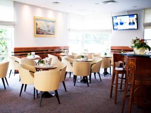 Restauracja lub miejsce do jedzenia w obiekcie Hotel Nadmorski