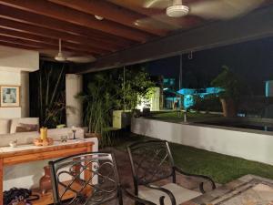 Πισίνα στο ή κοντά στο BELLISIMA CASA A 15 minutos de CUERNAVACA