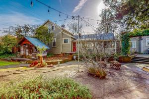 Κήπος έξω από το Forbestown Carriage House