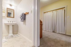 Ένα μπάνιο στο Forbestown Carriage House +22 φωτογραφίες