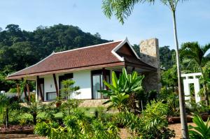 Gallery image of Cominsia Lodge in Kep