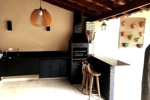 Køkken eller tekøkken på Casa em região nobre com área Gourmet e Jacuzzi