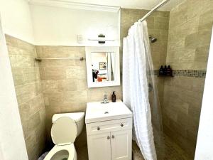 2q Beds Studio Apt With Shared Pool 08にあるバスルーム