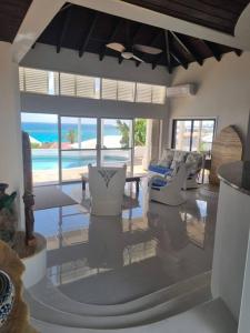 Πισίνα στο ή κοντά στο Pelican key Home with the view