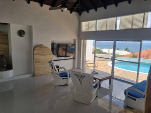 Πισίνα στο ή κοντά στο Pelican key Home with the view