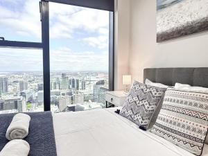 Fotografija u galeriji objekta Collins Night View 1br Apt In Melbournegym u gradu Melburn