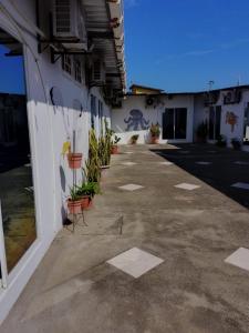 Tòa nhà nơi nhà khách tọa lạc