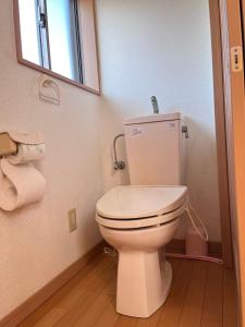 Tatami House 3minutes from Keisei Usui Station 30minutes from Narita Airport 58minutes from Asakusa 49 minutes from Oshiage 65minutes from Ginza的一间浴室